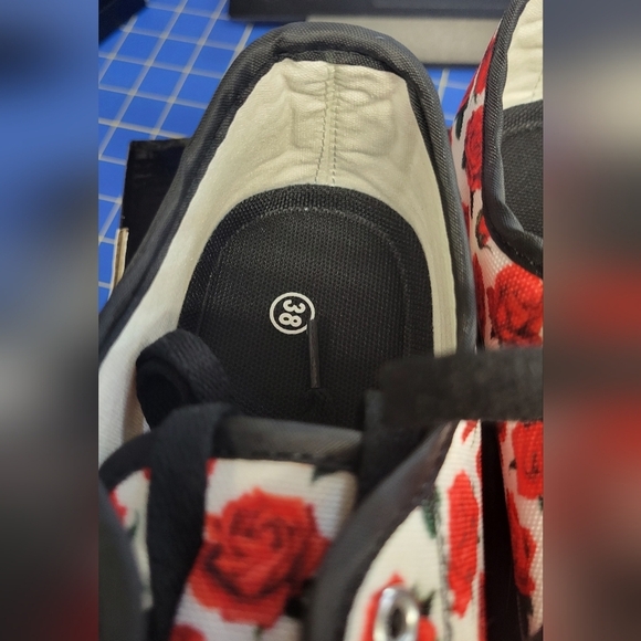 Floral Rose Canvas Sneakers with Black Accents Size 8 (38) - Picture 10 of 13